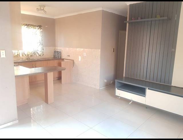2 BEDROOM PROPERTY TO RENT IN GREEN HILLS